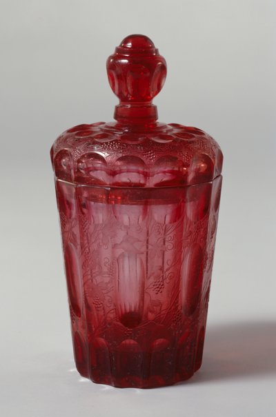 Bevelled glass beaker with lid, before 1700 by Gottfried Spiller
